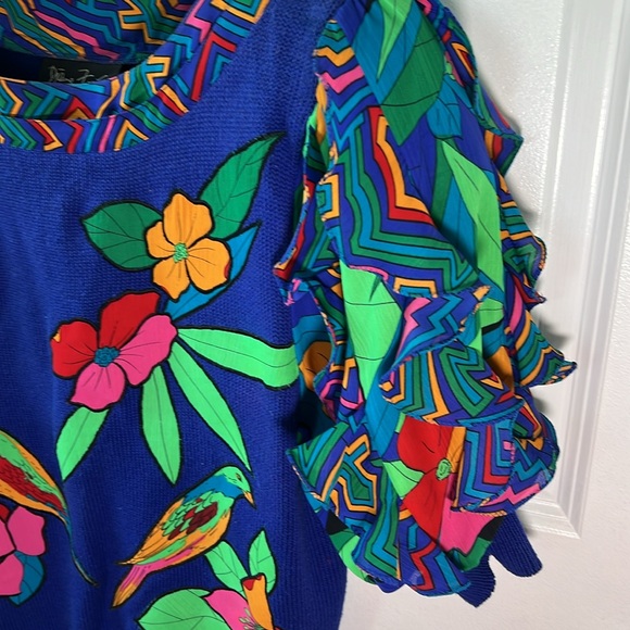 Vtg 80s DIANE FREIS royal blue ruffle sleeve sweater knit top S tropical birds - Picture 4 of 9
